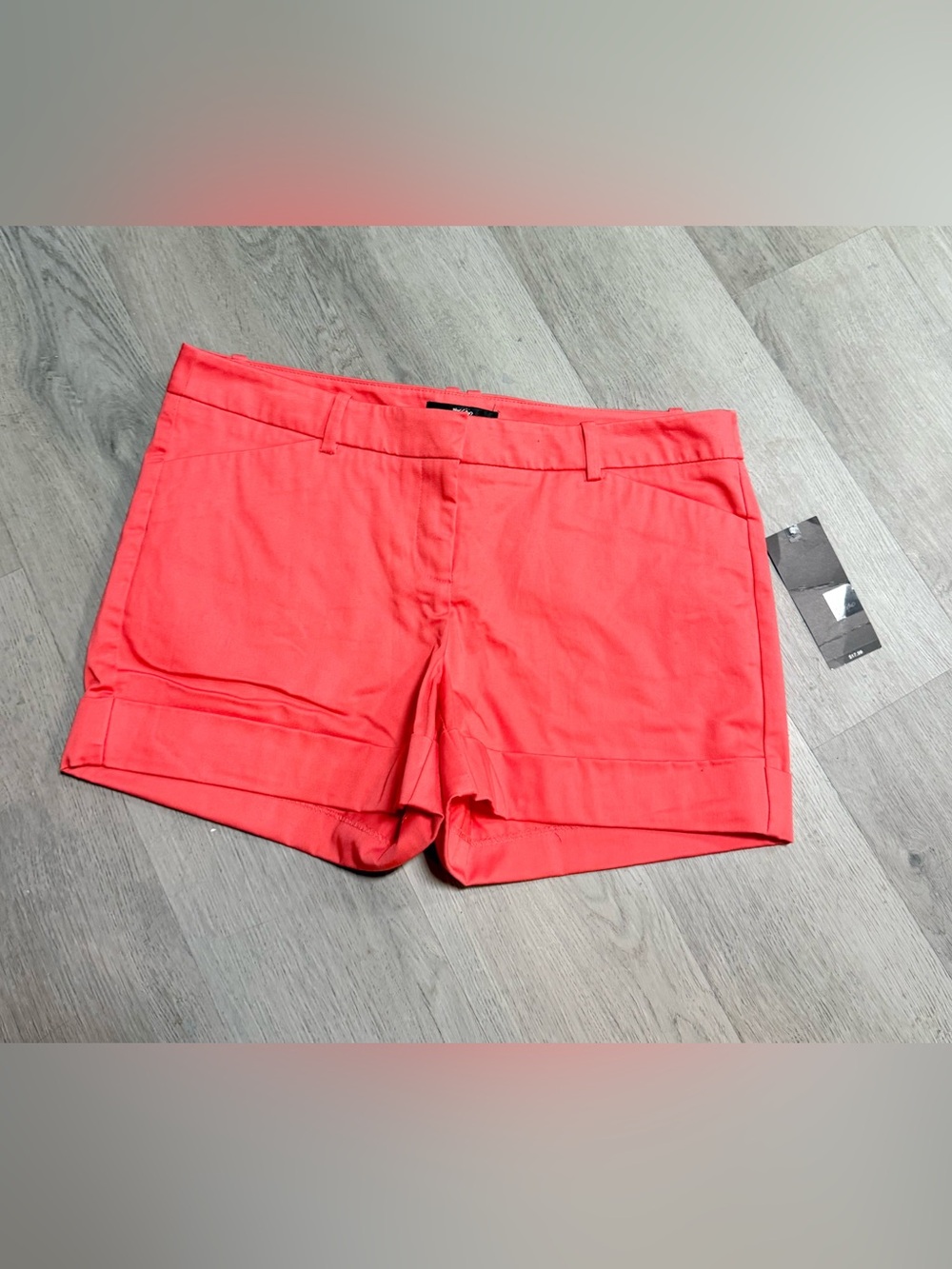 •MOSSIMO• CUFFED CHINO SHORTS